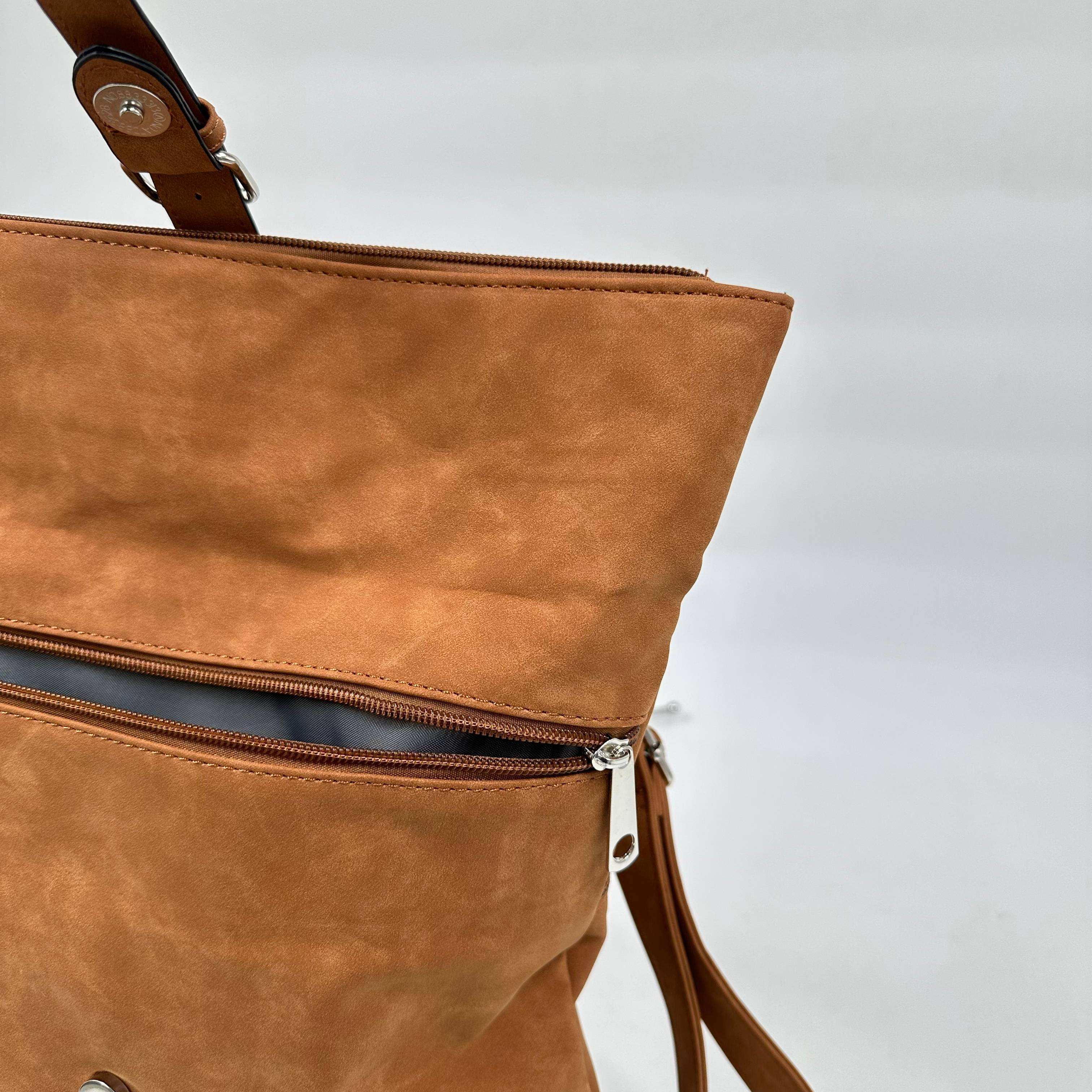 สีน้ำตาล