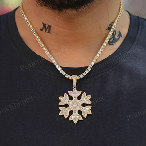 Rond Moissanite Griffe Réglage Personnalisé À La Main Flocon De Neige Entièrement Glacé Hip Hop Partie Pendentif Plaqué Or Inde - Product Image 3