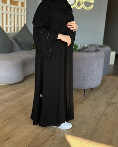Abaya en soie à manches longues, spécialiste de Dubaï, infroissable, avec travail de pierres fait main, couleur personnalisable, style moderne et élégant, pour occasions de prière et occasions spéciales - Product Image 1