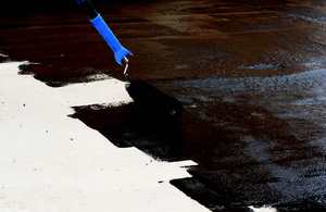 วัสดุกันซึม 2 ส่วนประกอบ ชนิดยางบิทูเมนดัดแปลงด้วยโพลิเมอร์ ปราศจากสารตัวทำละลาย อุณหภูมิการใช้งาน 5 องศาเซลเซียส-35 องศาเซลเซียส หนา 3-4 มม. - Product Image 2