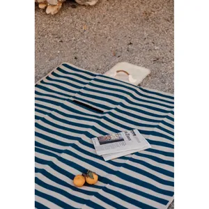 VINGA Alba - Tapete de Picnic Sostenible de RPET, Ecológico y Elegante para Aventuras al Aire Libre - Product Image 3