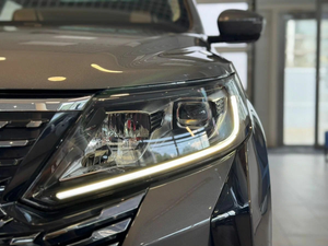 SUV Compacto 2025 con Equipamiento Completo, Premium, Automático, 5 Asientos de Cuero, Techo Panorámico, Cámara Trasera 360°, Disponible en Todos los Colores - Product Image 5