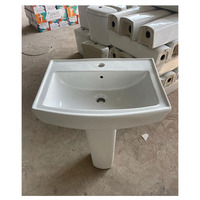 Lavabo en céramique de qualité supérieure, lavabo en céramique Deltar avec piédestal, lavabo pour salle de bain et cuisine