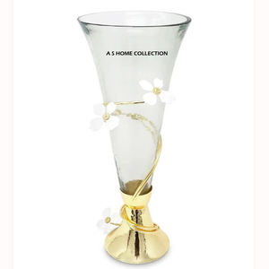 Jarrón Alto de Metal Dorado de Calidad Superior, Nuevo Diseño de Hojas, Decoración de Mesa para Bodas, Jarrones de Flores a Precio de Mayorista - Product Image 1