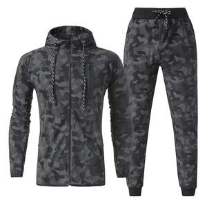 Survêtement sur mesure de qualité supérieure pour hommes Costume de jogging en coton et polyester Prix de gros Ensembles de fitness pour la salle de sport - Product Image 1