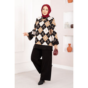 Conjunto de Hiyab de Punto con Patrón Baklava Estilo Casual Milano en Negro - Product Image 1