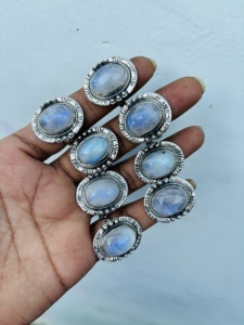 แหวนมูนสโตนประดับอัญมณีธรรมชาติจำนวนมากเครื่องประดับแฟชั่นสไตล์เหล็กที่เป็นเอกลักษณ์สำหรับการหมั้น - Product Image 4