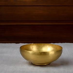 Cuenco Decorativo de Metal con Acabado Dorado Hecho a Mano con Diseño Curvo Suave, Calidad Premium, Centro de Mesa Perfecto para Decoración del Hogar - Product Image 2