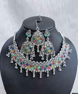 Top demandé à la main Floral oxydé alliage tour de cou et boucles d'oreilles collier ensemble pour les mariées fête de mariage fiançailles à la mode meilleur prix - Product Image 5