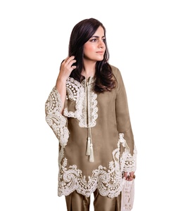 Déclaration Shalwar Kameez avec tunique brodée, organza travail Dupatta et Farsi Salwar vêtements quotidiens à l'occasion - Product Image 1