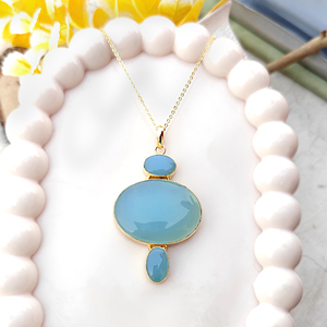Collar con Colgante Grande de Calcedonia Azul Cabujón, Joyería de Moda, Chapado en Oro de 18k, Collar con Triple Gema - Product Image 3