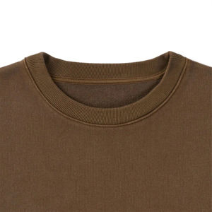 Sweat-shirt ras du cou en polaire classique pour homme avec une sensation de confort confortable pour se prélasser et se détendre par temps froid - Product Image 4
