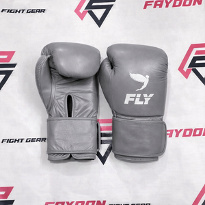 Gants de boxe en cuir de vachette véritable OEM ODM Fly Grey, prix de gros, gants de combat de qualité supérieure pour arts martiaux mixtes et salle de sport - Product Image 1
