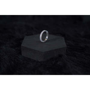 Anillo de Compromiso de Plata de Ley con Diamante de Corte Ovalado, Chapado en Rodio, Joyería Fina - Product Image 1