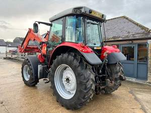 Nuevos tractores de caja de cambios manual estándar de emisión Euro VI a la venta Interior de cuero oscuro FWD Drive - Product Image 4