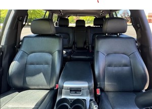 Certificado usado 2021 Toyota Land Cruiiser Heriitage Edition 5,7 litros V8, 4WD, asientos en la tercera fila - Product Image 5