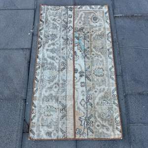 Alfombra Turca Pequeña de 1.7x3.2 pies, Alfombra Vintage, Alfombra Beige con Puntos - Product Image 1