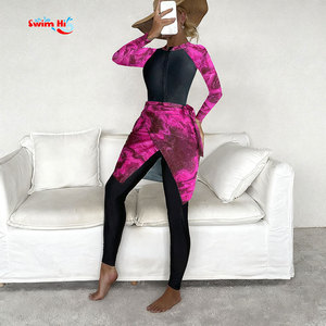 Costume da bagno musulmano rosso a 3 pezzi con stampa per donne islamiche, burkini <span class=keywords><strong>chic</strong></span>, <span class=keywords><strong>abbigliamento</strong></span> modesto per vacanze al mare - Product Image 1