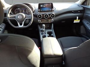 Sonido del motor del Nissan Sentra SV FWD Sedán 2025 con transmisión CVT, 149 HP, 2L I4 - Product Image 2