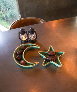 Ensemble de plateau de service et de bol à dattes en métal écologique pour le Ramadan et l'Aïd, avec un design de croissant de lune et d'étoile pour la décoration de la table de l'Iftar - Product Image 5