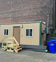 Remorque de bureau mobile avec marches et fenêtres, mini-maison, conteneur préfabriqué