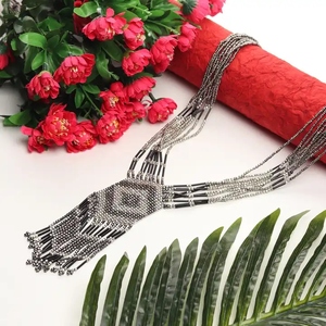 Collar de cuentas de mujer de moda artesanal para eventos casuales con accesorios de cuentas de piedra - Product Image 1