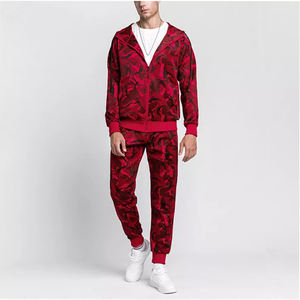 Conjunto Deportivo con Capucha para Hombre de la Mejor Calidad, Logotipo Personalizado, 100% Poliéster Fleece, Tallas y Colores Personalizables - Product Image 1