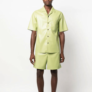 Camisa de Cuero Casual para Hombre de Fábrica OEM con Cuello Camisero y Diseño de Logotipo Personalizable - Product Image 3