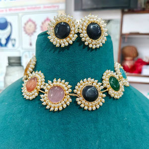 Tendance qualité fabrication créateur de mode ensemble ras du cou bijoux de mode indienne pour femmes et filles tenue de fête - Product Image 1