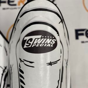 Nouvelle conception, protège-tibias de boxe en cuir personnalisé à double couche, réglable, protection professionnelle pour l'entraînement au kickboxing, arts martiaux - Product Image 4