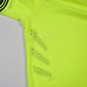 Uniforme de Fútbol de Venta Directa de Fábrica, Precio al por Mayor, 100% Poliéster, Ligero, Ecológico, Personalizable, Hecho en Pakistán, Deportivo - Product Image 3