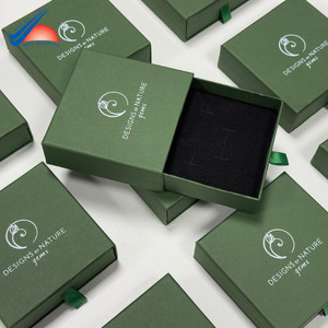 Boîte à bijoux en papier blanc-Finition mate, gaufrage de logo, aspect élégant pour accessoires de mode-Emballage personnalisé et imprimé - Product Image 3