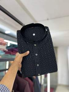 งานปักหนักด้านหน้าและด้านหลังด้วยลายลักนูวี เสื้อคุर्ตาผู้ชายสำหรับขายส่ง - Product Image 6