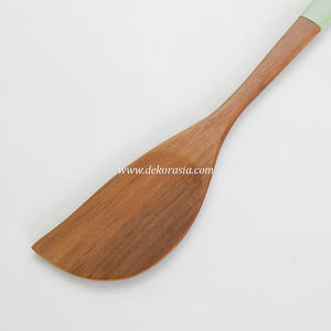 Combinaison de spatule incurvée de couleur unie, conception incurvée durable et élégante de spatule en bois pour la cuisine - Product Image 4