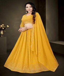 El conjunto Lehenga Choli de algodón de ropa formal más elegido con patrón de cuadros elegante y bordado Zari tonos ricos y reales - Product Image 2