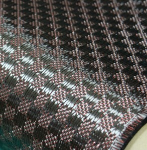 Grand tissu tissé carré en fibre de carbone doré scintillant pour l'artisanat et l'industrie automobile - Product Image 3