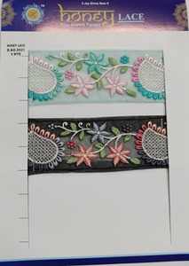 Lujoso ribete de encaje de diseñador para moda de alta gama y ropa nupcial Patrones intrincados Detalles elegantes para ropa Bodas - Product Image 2