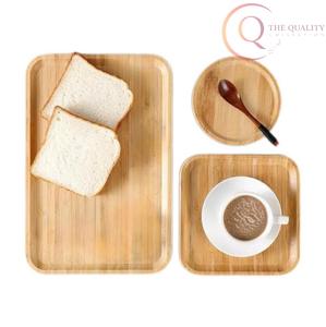 Plateau de service en bois fait main avec des bords lisses, parfait pour une utilisation en cuisine - Product Image 6