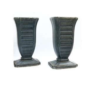 Pot de fleur d'urnes de jardin en métal noir de finition rustique antique avec piédestal pour le pot de plantes en métal de conception décorative de jardin extérieur - Product Image 3