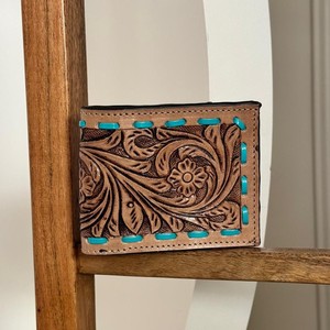 หนังแท้แบบพับสองทบสำหรับผู้ชายสไตล์ตะวันตกแบบเย็บด้วยมืออุปกรณ์ด้วยมือที่เก็บบัตรเครดิตทำมือดีไซน์ยาวหรูหรา - Product Image 2