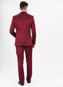 Traje de Hombre de Lujo de Excelente Calidad en Color Granate Oscuro de 5 Piezas para Bodas, Fiestas y Eventos Empresariales Disponible para Exportación - Product Image 2