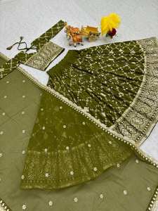 Ropa de boda de diseñador Lehenga Choli y Dupatta - Product Image 3