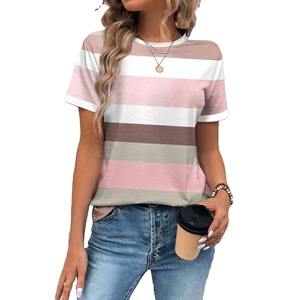 เสื้อยืดลายทางแขนสั้นสไตล์คลาสสิคสำหรับใส่ในชีวิตประจำวัน เหมาะสำหรับใส่เดินเล่นบนถนน เสื้อยืดกราฟิกสำหรับผู้หญิง - Product Image 1