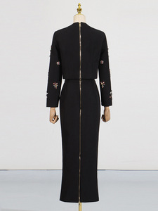 Nuovo ed elegante completo due pezzi 2025: <span class=keywords><strong>top</strong></span> girocollo con strass <span class=keywords><strong>e</strong></span> <span class=keywords><strong>gonna</strong></span> <span class=keywords><strong>lunga</strong></span> <span class=keywords><strong>a</strong></span> <span class=keywords><strong>vita</strong></span> <span class=keywords><strong>alta</strong></span>. - Product Image 3