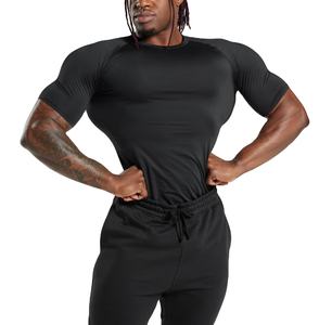 เสื้อยืดออกกำลังกายแขนสั้นผู้ชายผ้าโพลีเอสเตอร์สแปนเด็กซ์อีลาสเทนแห้งเร็ว - Product Image 1