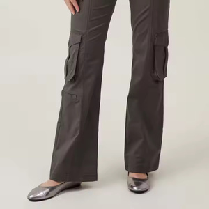 Meilleurs pantalons cargo élégants pour femmes, taille haute, en polyester/nylon, respirants, durables, avec taille élastique, options de logo personnalisé, taille complète - Product Image 4