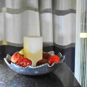 Cuenco redondo de Metal dorado pulido, diseño duradero y duradero, perfecto para servir aperitivos, frutas y ensaladas - Product Image 4