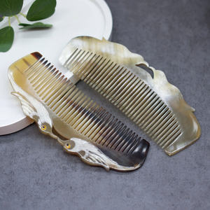 Peigne en corne de haute qualité peigne de soin des cheveux antistatique fait à la main naturel pour le toilettage quotidien créer selon l'animal de l'année - Product Image 5