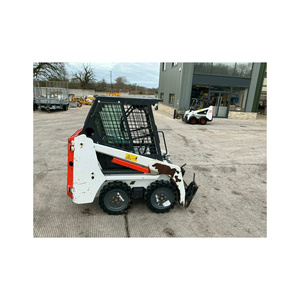 Chargeur compact Bobcat S70 à vendre, idéal pour l'agriculture, l'entreposage, la logistique, l'aménagement paysager, les travaux d'excavation et l'industrie. - Product Image 3
