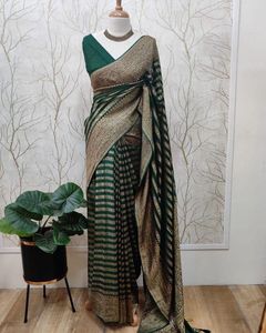 Exclusivo y de moda Pure Soft Khadi Georgette Silk Saree con Rich Zari Woven Pallu con elegantes borlas y Zari Work On Blusa - Product Image 1